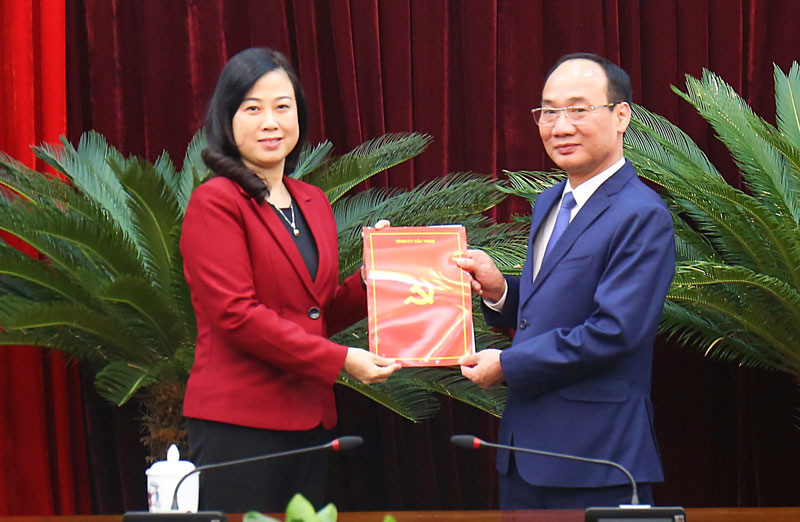 Bắc Ninh: Công bố quyết định bổ nhiệm một loạt cán bộ chủ chốt của Tỉnh ủy - Ảnh 1.