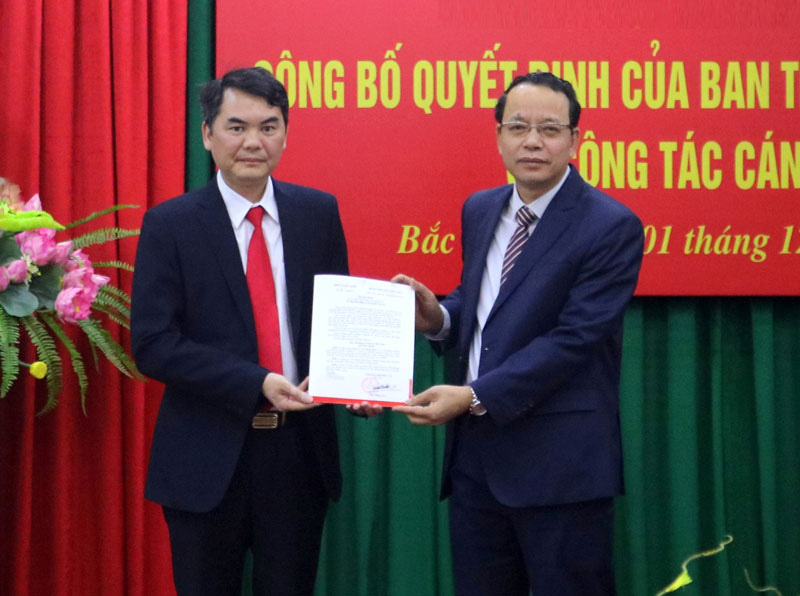 Bắc Ninh: Công bố quyết định bổ nhiệm một loạt cán bộ chủ chốt của Tỉnh ủy - Ảnh 2.