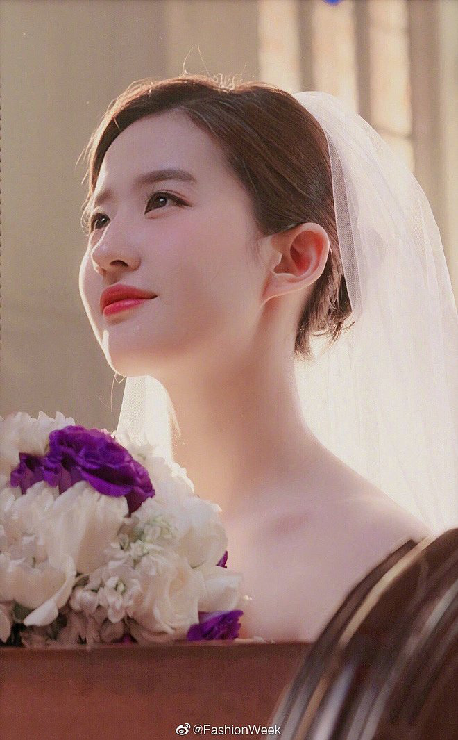 Mỹ nhân Hoa ngữ khi diện váy cưới Ai là người đẹp nhất