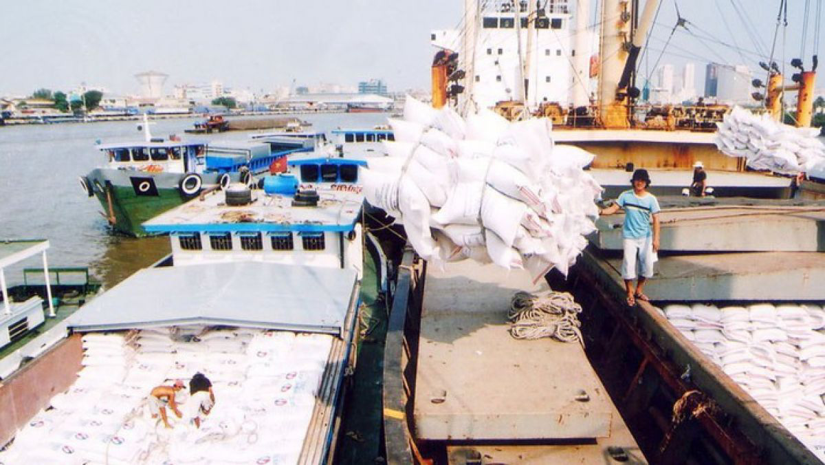 Việt Nam nhập triệu tấn gạo từ Ấn Độ, Campuchia, Bộ Công Thương muốn &quot;siết&quot;, VCCI đề xuất gì? - Ảnh 1.