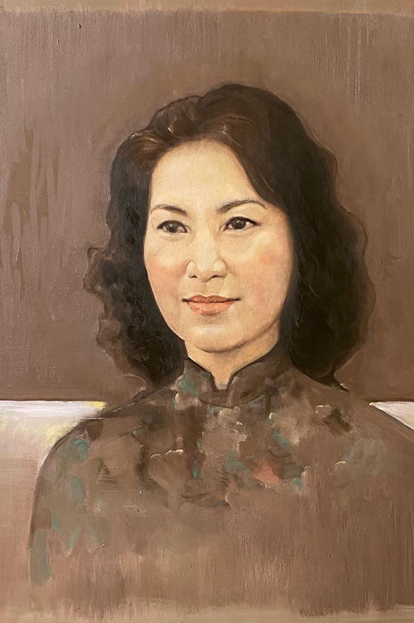 Khai mạc triển lãm tranh &quot;Phụ nữ vẽ & Vẽ Phụ nữ&quot; với chân dung những người phụ nữ Việt Nam tiêu biểu  - Ảnh 4.