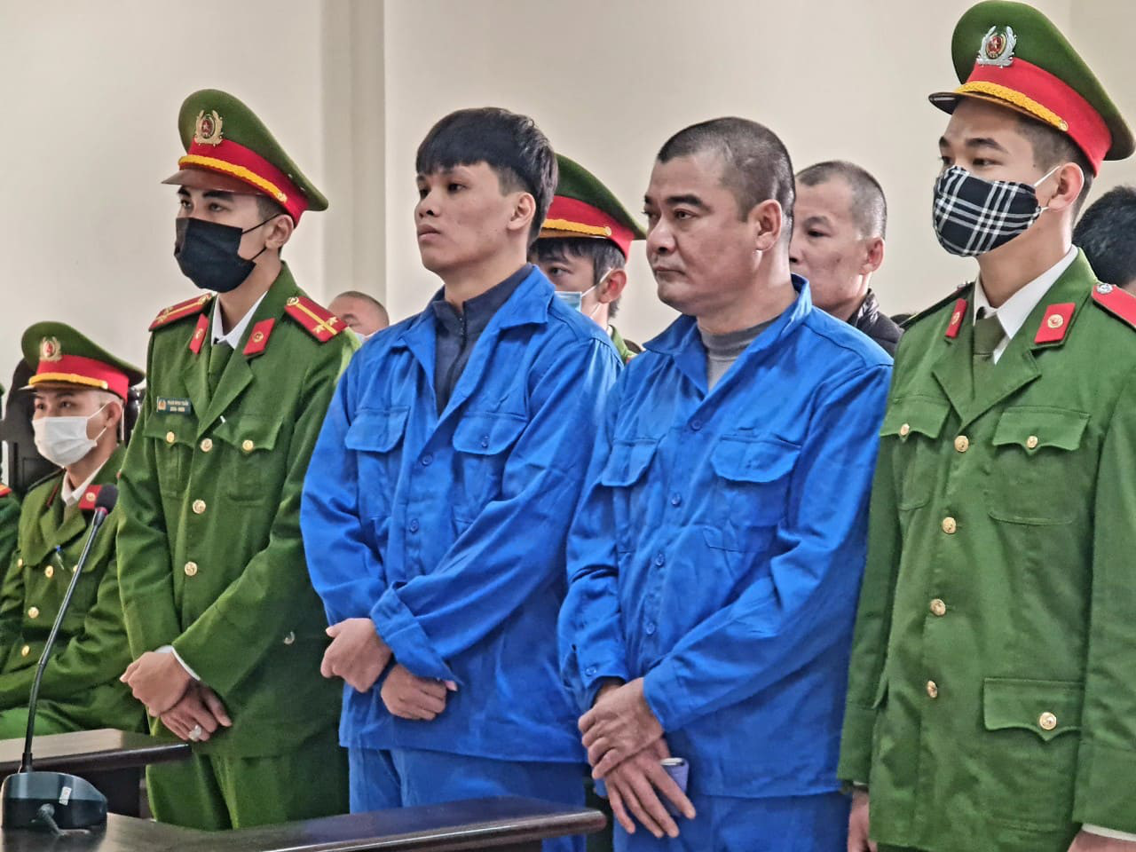 Tòa tuyên hơn 100 tháng tù giam với nhóm bảo kê hỏa táng ở Nam Định - Ảnh 1.