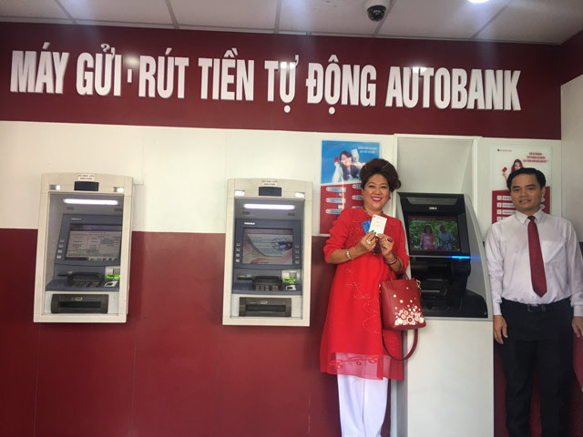 Agribank khai trương máy gửi, rút tiền tự động Autobank thứ 3 khu vực ĐBSCL - Ảnh 4.