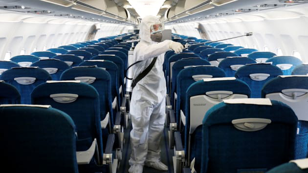 Khoảng 200.000 chuyến bay bị hủy kể từ khi dịch virus corona bùng phát - Ảnh 1.