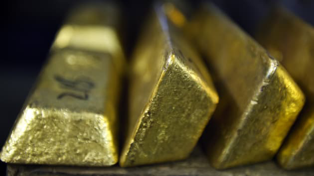 Giá vàng hôm nay 24/2 tăng vọt, gần chạm mốc 47 triệu đồng - Ảnh 1.