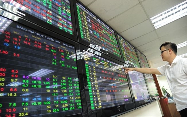 Được cổ phiếu nhà giàu giải cứu, VN-Index tăng điểm phút chót