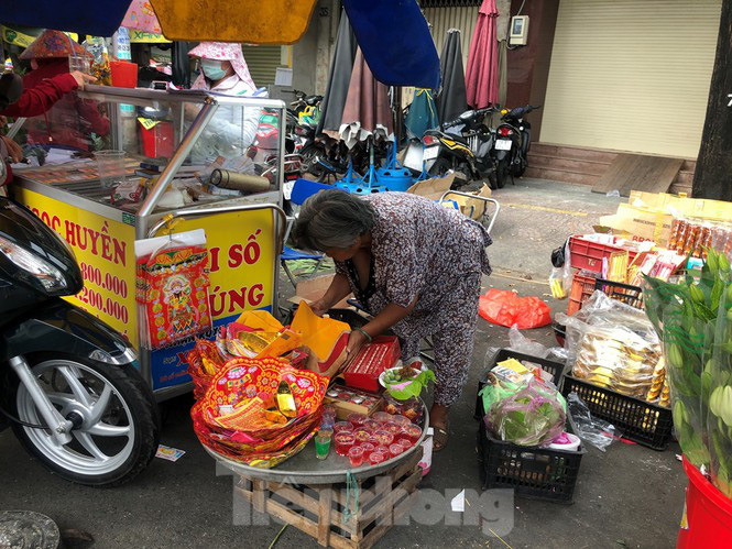 Trước &quot;bão&quot; corona, cá lóc nướng vẫn đắt hàng ngày Thần Tài - Ảnh 15.