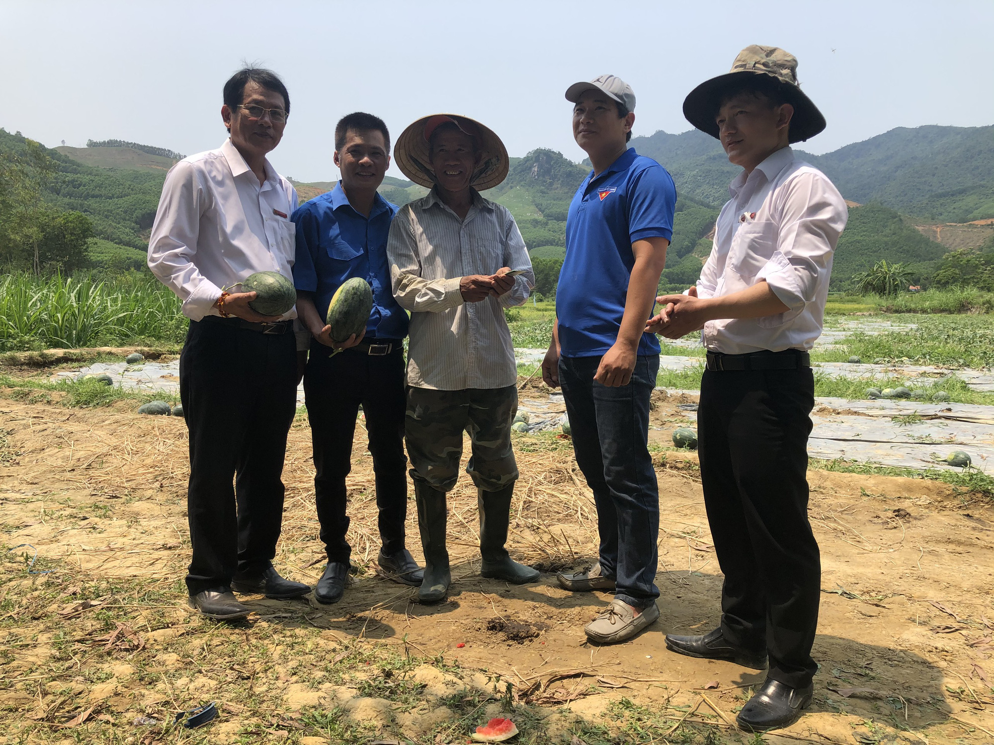 Agribank miền Trung: Chung tay giải cứu nông sản Việt - Ảnh 3.