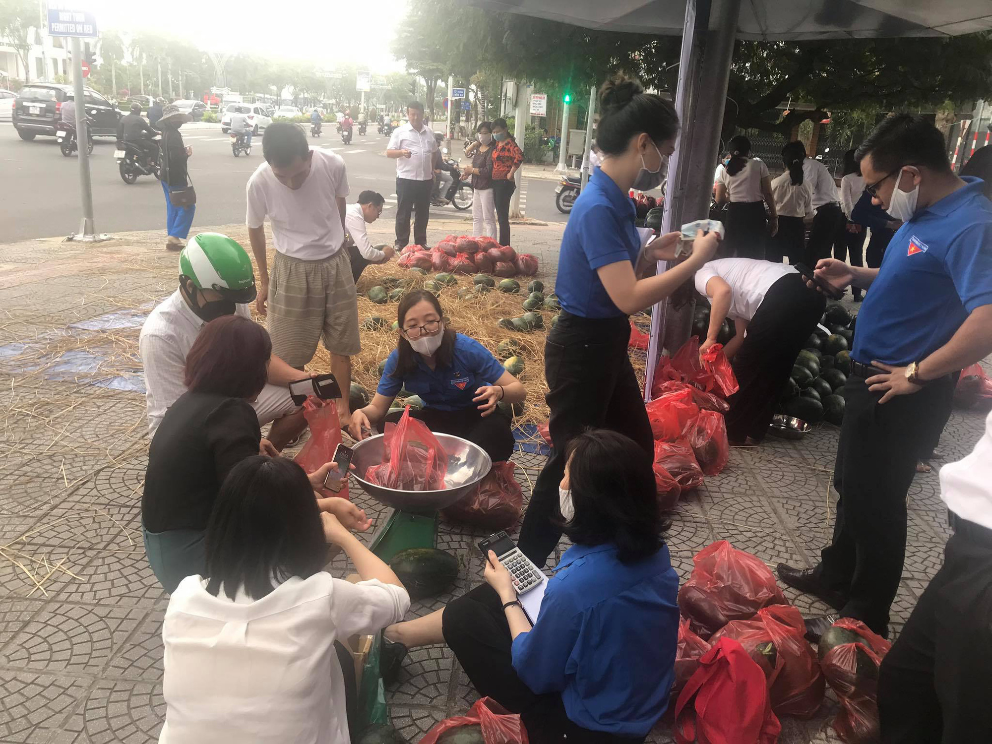 Agribank miền Trung: Chung tay giải cứu nông sản Việt - Ảnh 4.