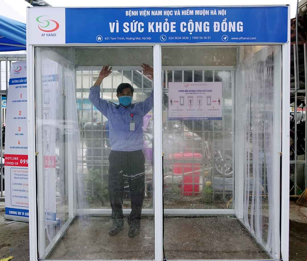 Dân văn phòng tung “chiêu độc” phòng chống dịch Covid-19 - Ảnh 1.