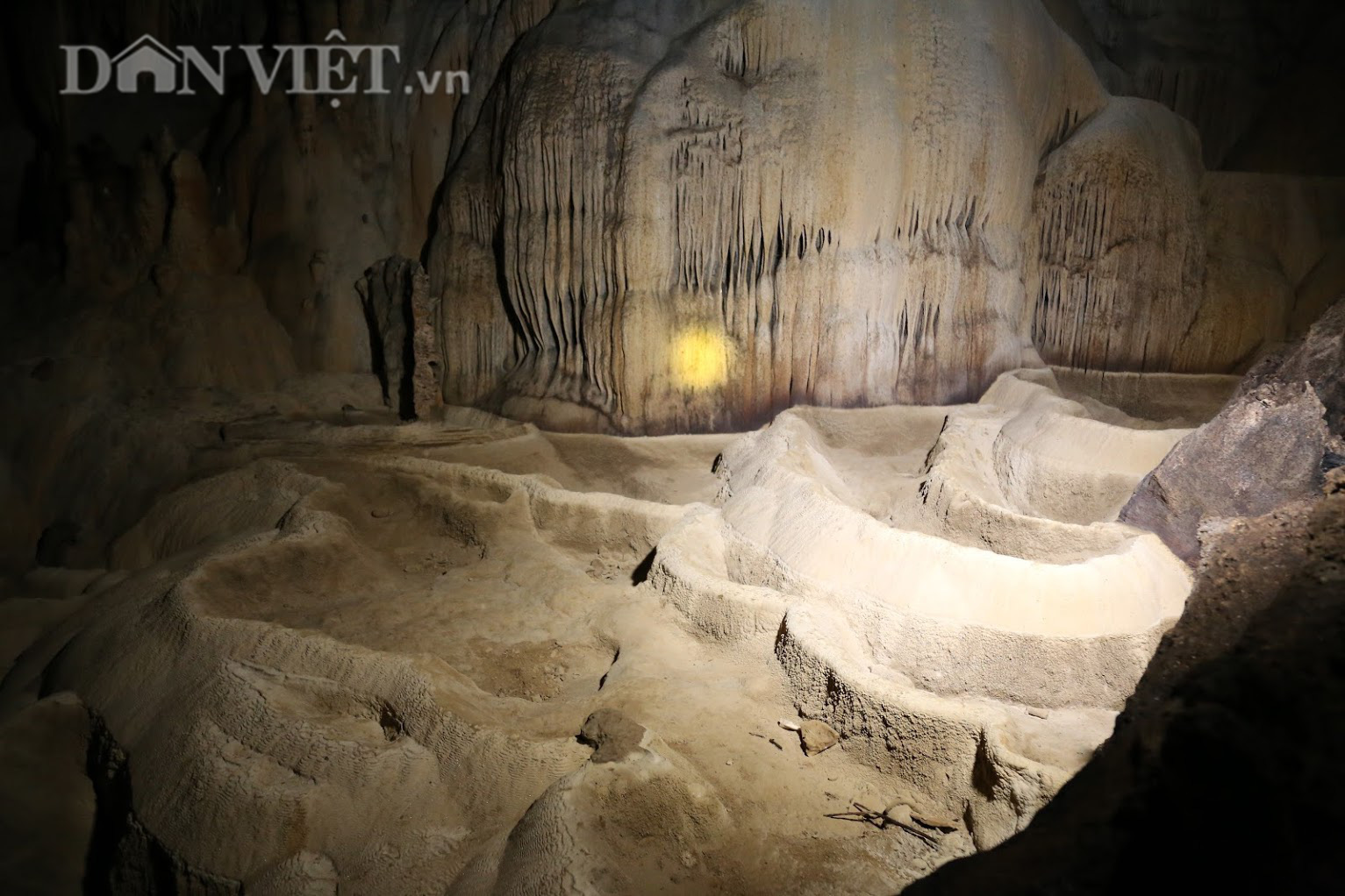 Làm báo cùng Dân Việt: Cùng chiêm ngưỡng vẻ đẹp hang Khò Mạ ở Cao Bằng - Ảnh 14.
