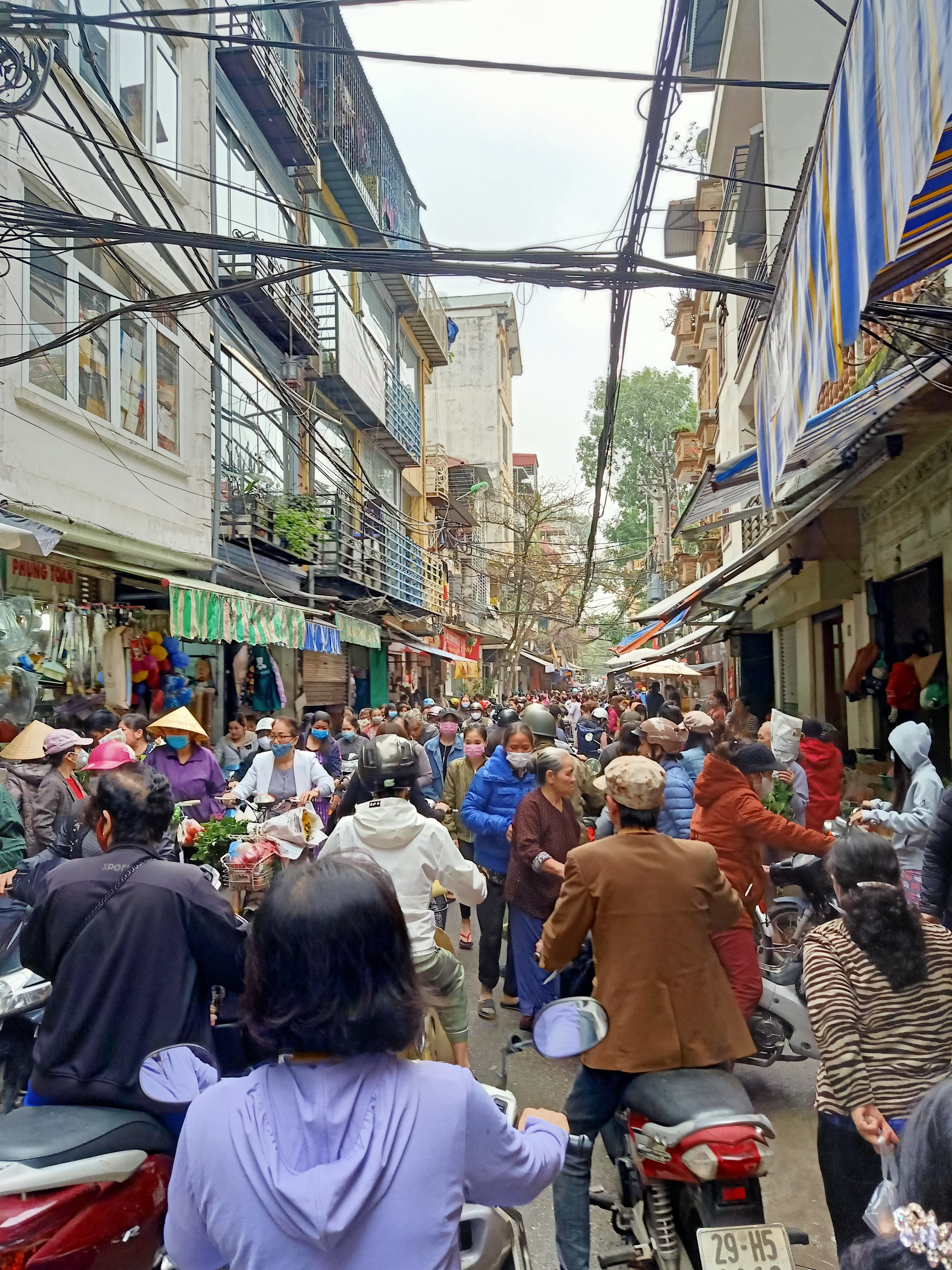 Ông Vương Đình Huệ: Hà Nội đủ tiềm lực đảm bảo nhu yếu phẩm cho người dân - Ảnh 3.