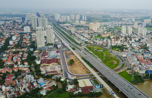 Tiêu thụ nhà ở lao dốc mùa dịch - Ảnh 1.