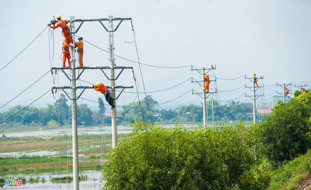 Hóa đơn tiền điện khắp nơi tăng vọt - Ảnh 1.