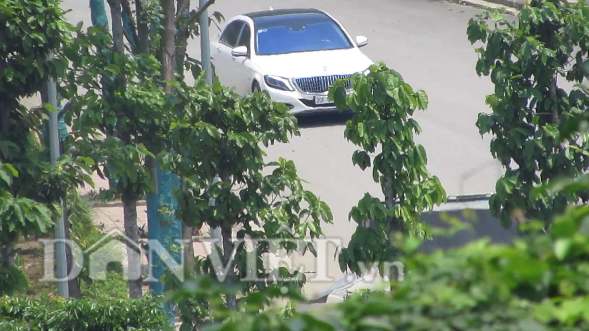 Trái Chỉ thị Thủ tướng, sân golf ở Hà Nam tập nập xe sang, “khách Vip” - Ảnh 2.