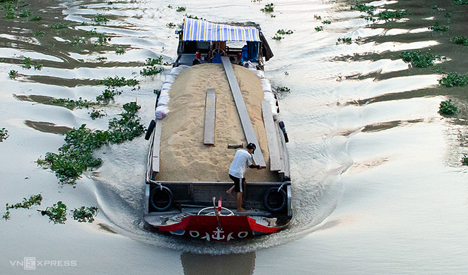 Hải quan xin thông quan 146.000 tấn gạo xuất khẩu 'hụt' - Ảnh 1.