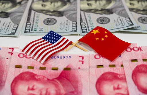 Trump sắp duyệt gói viện trợ 484 tỷ USD, Trung Quốc bơm thanh khoản 56,1 tỷ CNY hỗ trợ nền kinh tế - Ảnh 1.