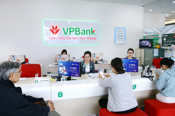 VPBank lập kỷ lục lợi nhuận, thu nhập lãnh đạo đạt 121,5 tỷ đồng - Ảnh 1.