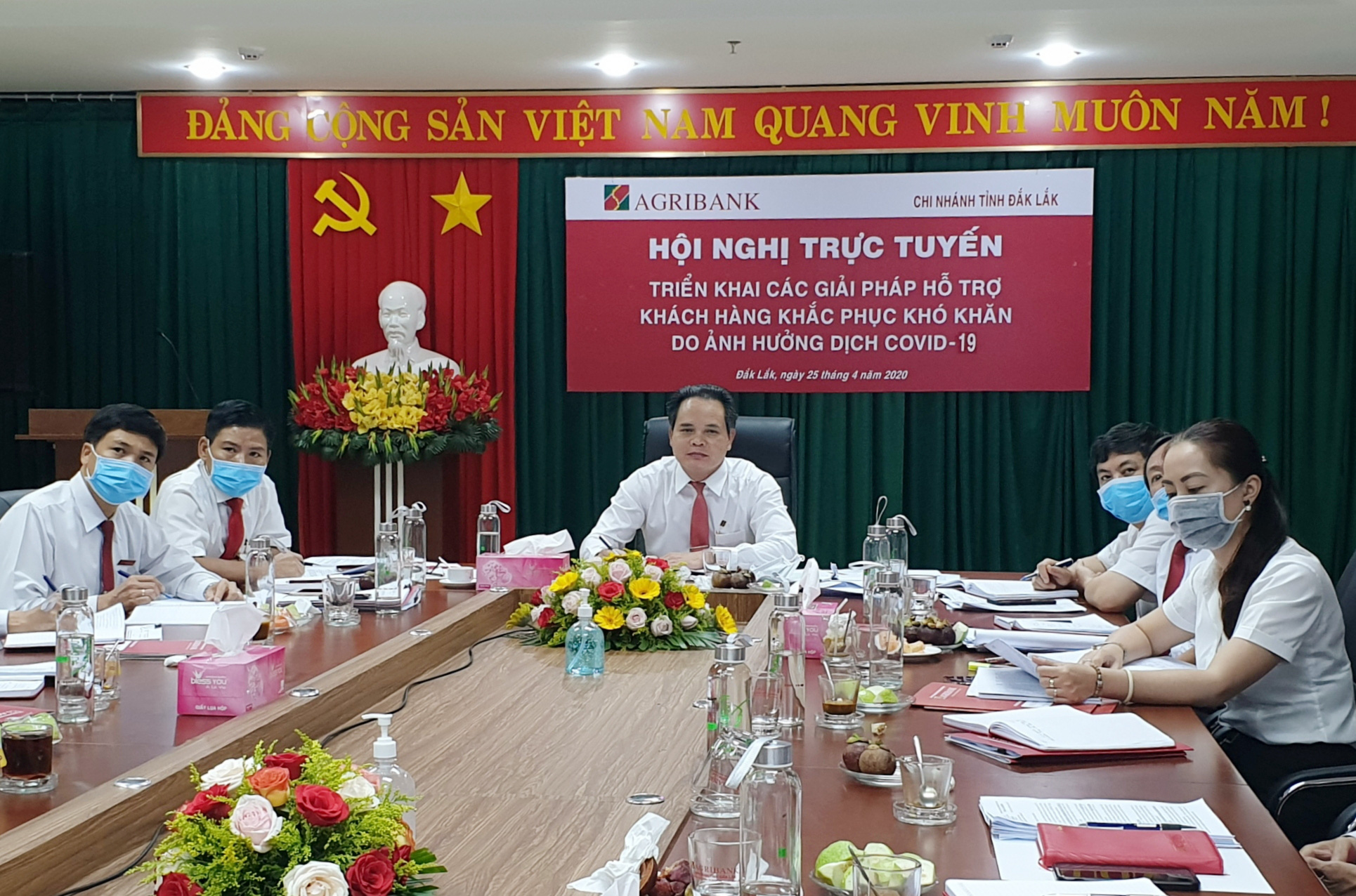Agribank tỉnh Đắk Lắk, thiết lập đường dây nóng hỗ trợ khách hàng - Ảnh 1.