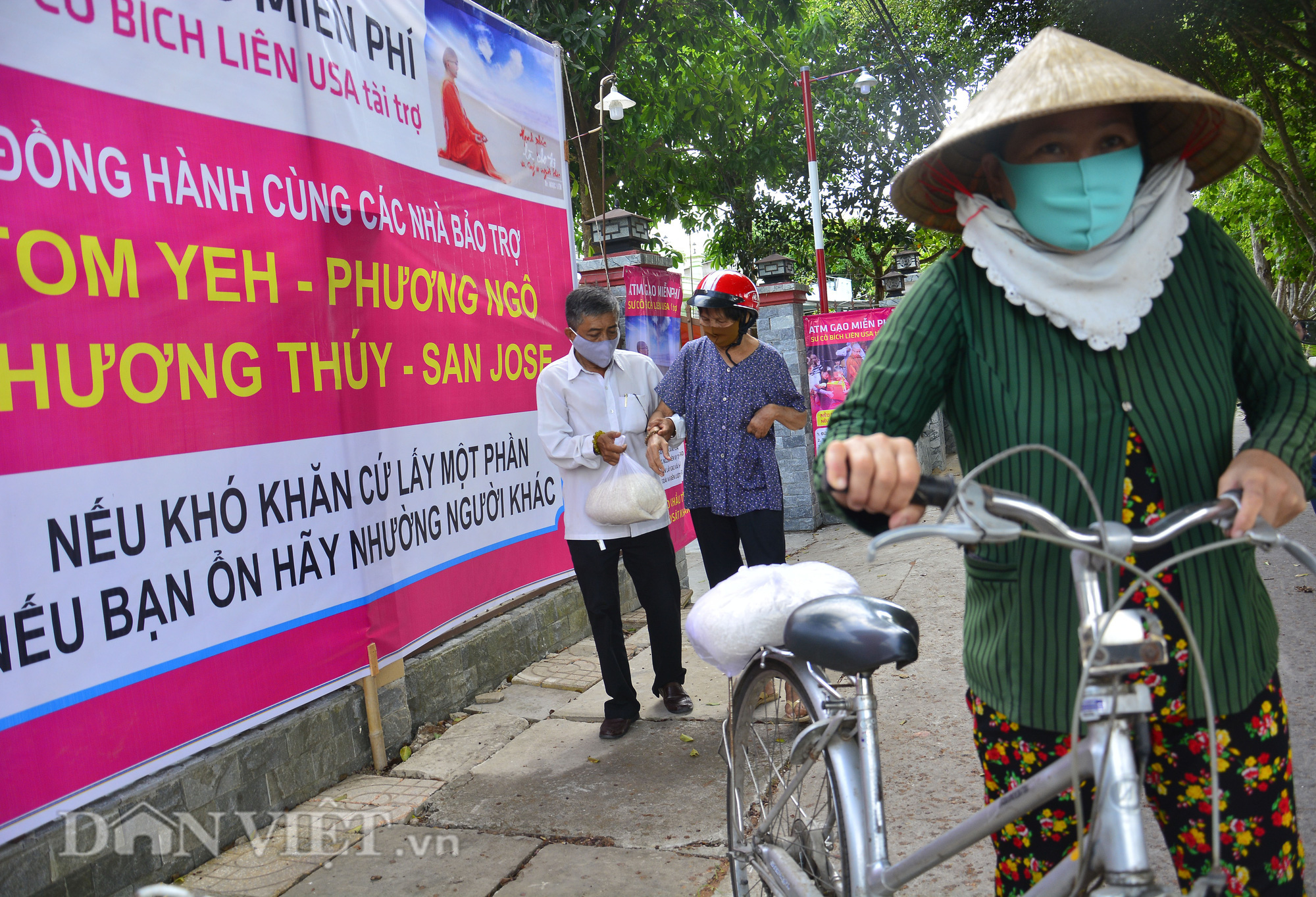 Kiên Giang: “ATM gạo” về vùng nông thôn, dân nghèo đỡ khổ - Ảnh 7.