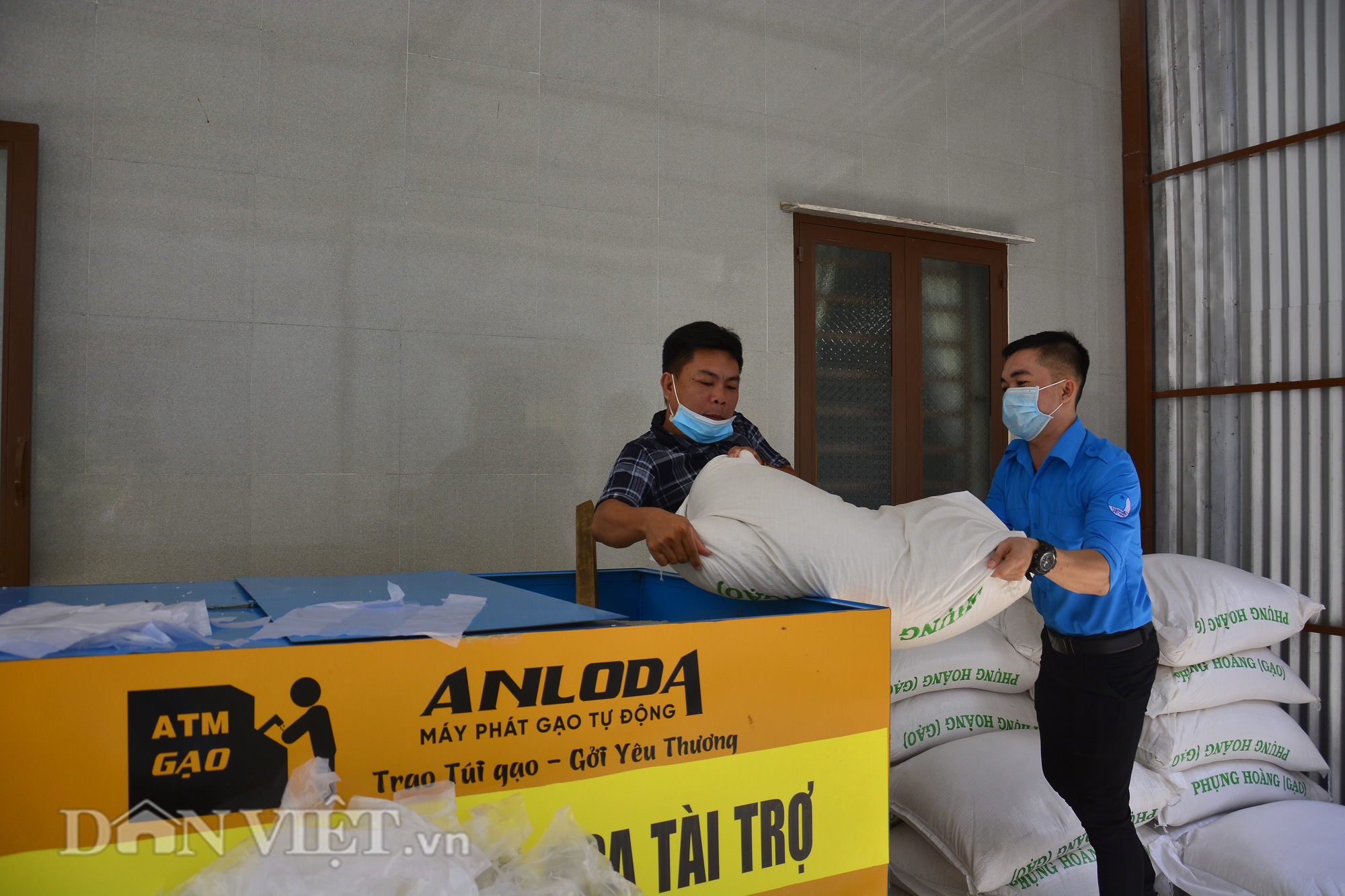 Kiên Giang: “ATM gạo” về vùng nông thôn, dân nghèo đỡ khổ - Ảnh 9.