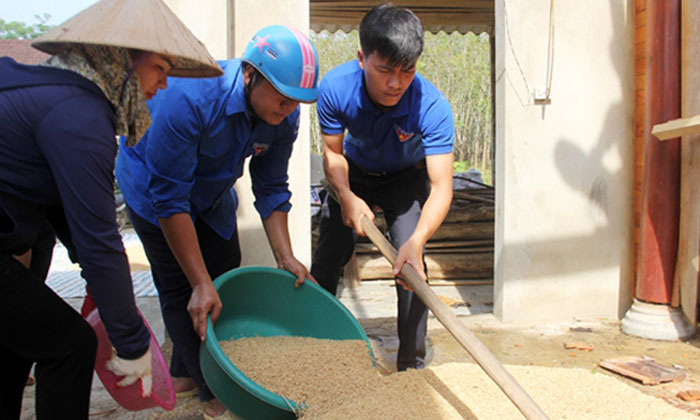 Hội nông dân giúp khắc phục hậu quả trận lốc xoáy kinh hoàng tại Hương Khê - Ảnh 2.