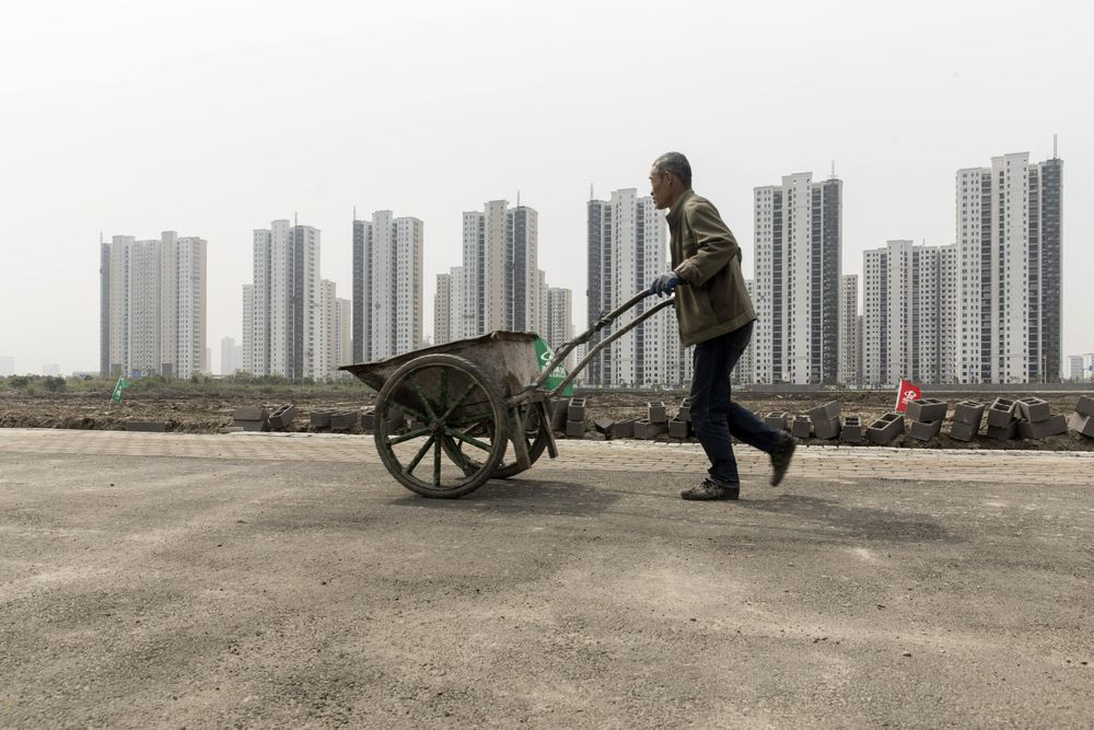 Năm 2019, tới 40% dân số Trung Quốc chỉ kiếm được 141 USD/ tháng - Ảnh 1.
