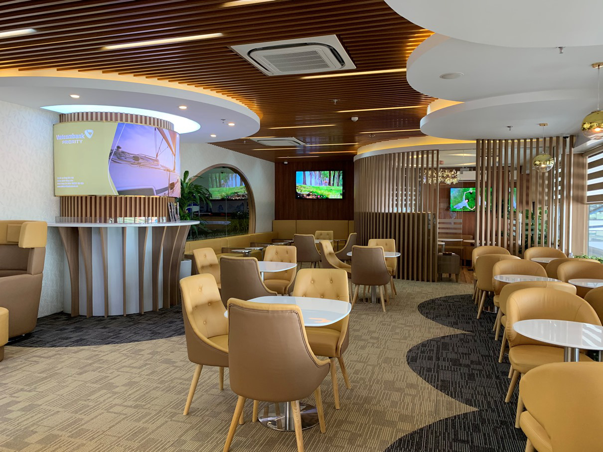 Vietcombank chính thức khai trương phòng chờ Vietcombank Priority Lounge tại Sân bay Quốc tế Nội Bài - Ảnh 1.
