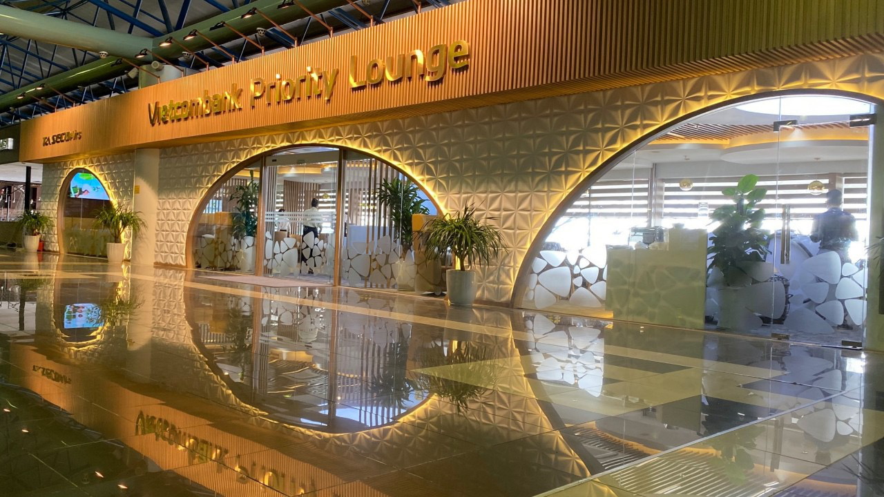 Vietcombank chính thức khai trương phòng chờ Vietcombank Priority Lounge tại Sân bay Quốc tế Nội Bài - Ảnh 2.