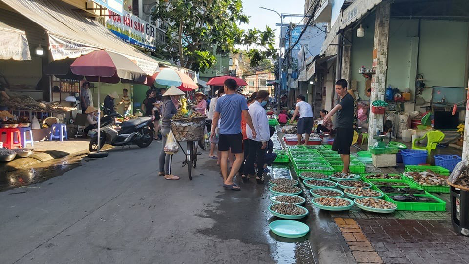 Băng nhóm uy hiếp các chủ vựa, ngăn không cho hải sản về Vũng Tàu - Ảnh 1.