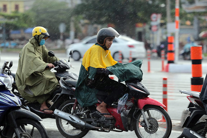 Tiếp tục mưa lớn sau chuỗi ngày nắng rát da, Sài Gòn chính thức bước vào mùa mưa - Ảnh 3.