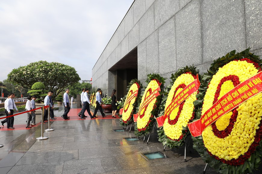 Lãnh đạo Đảng, Nhà nước vào Lăng viếng Chủ tịch Hồ Chí Minh - Ảnh 12.