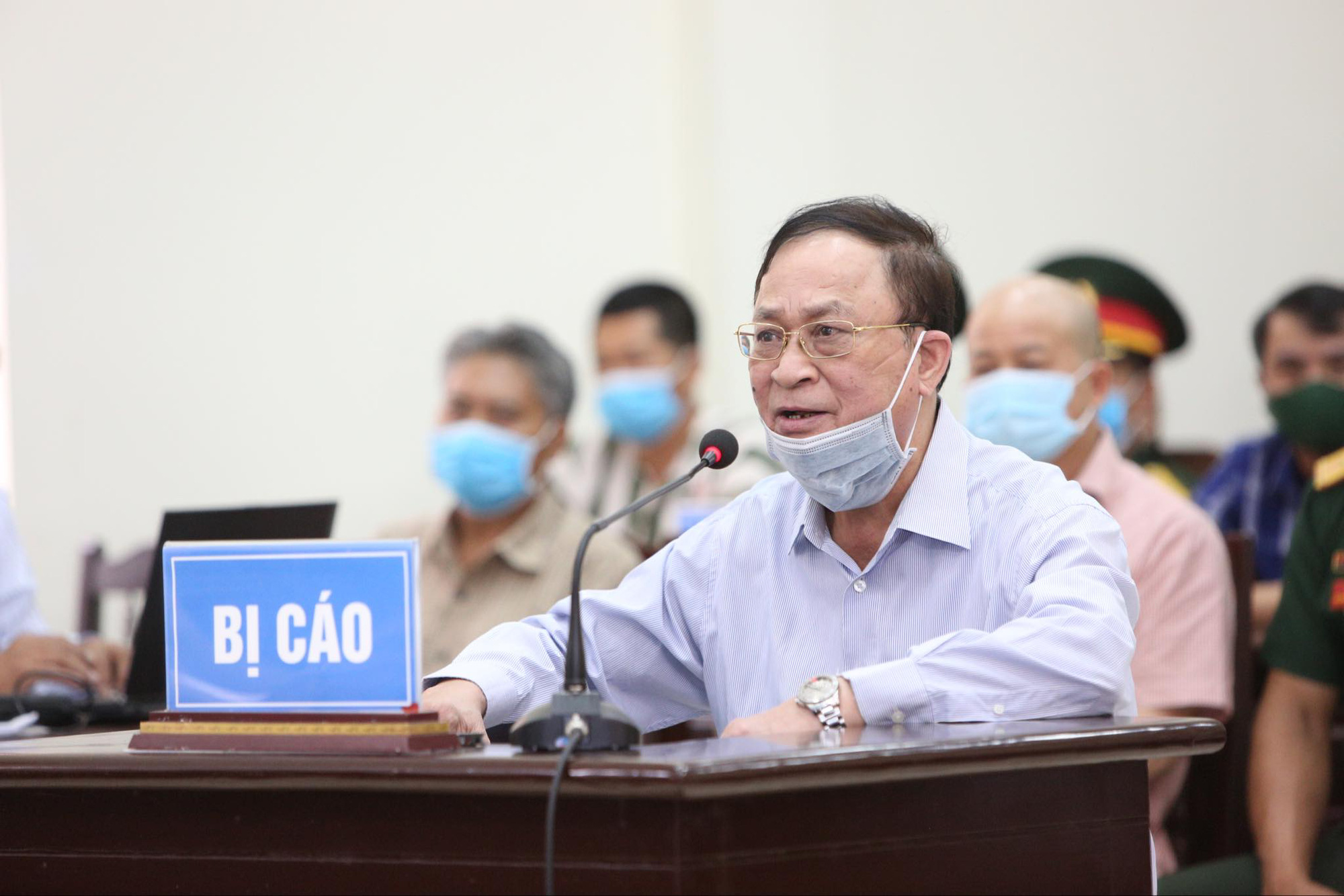 Cựu Thứ trưởng Nguyễn Văn Hiến và 4 đại tá ra tòa với những tình tiết giảm nhẹ nào? - Ảnh 1.
