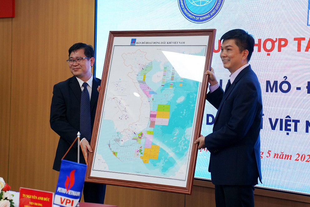 Viện Dầu khí Việt Nam ký thỏa thuận hợp tác toàn diện với Đại học Mỏ - Địa chất - Ảnh 2.