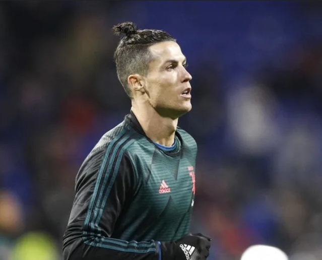 50 người có sức ảnh hưởng nhất bóng đá: Ronaldo số 2, ai số 1? - Ảnh 1.