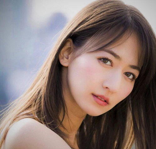 Đơ người vì vòng 1 nhỏ xinh của nhà báo sexy nhất Nhật Bản - Ảnh 7.