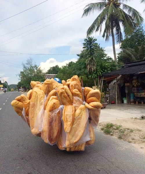 Bánh Mì Khổng Lồ ở An Giang