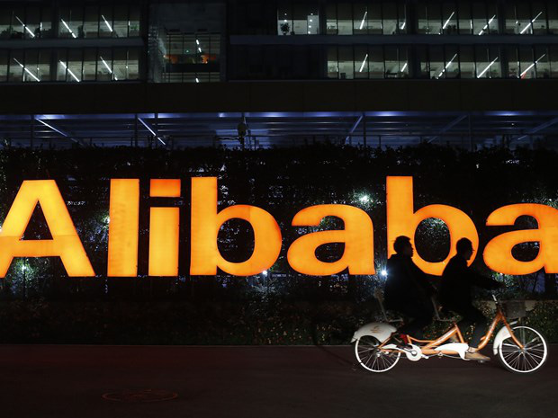 Đại dịch COVID-19 không ngăn được Alibaba tăng doanh thu - Ảnh 1.