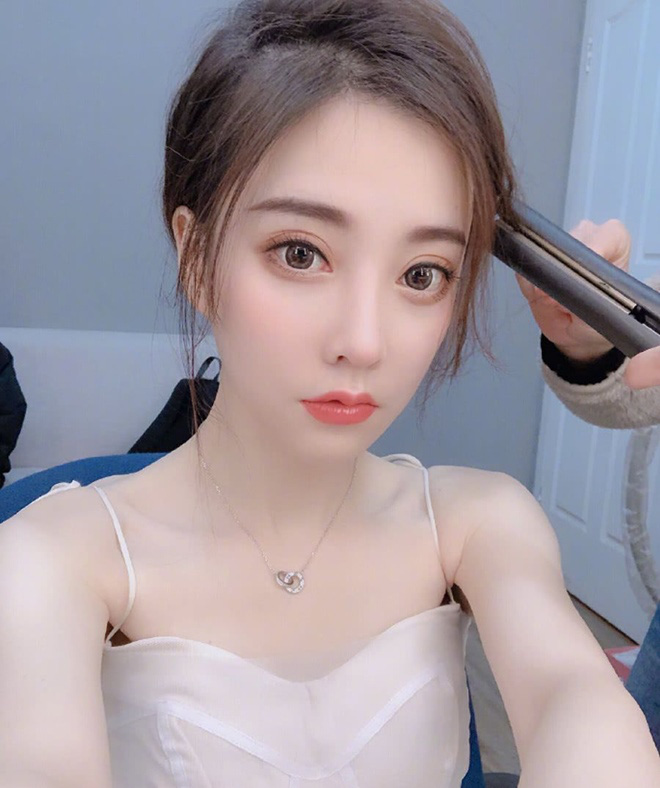 Hot streamer kiêm ca sĩ mạng kiếm 164 tỷ &quot;dễ như bỡn&quot; gây choáng - Ảnh 2.