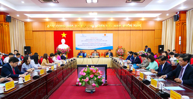 Ký kết khung hợp tác chiến lược giữa tỉnh Hà Giang với Ngân hàng thế giới - Ảnh 1.