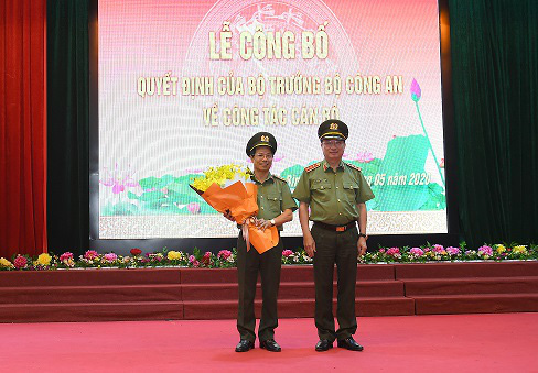 Bổ nhiệm đại tá Lê Xuân Minh làm Giám đốc Công an Hòa Bình, đại tá Phạm Hồng Tuyến làm Phó Chánh Thanh tra - Ảnh 1.