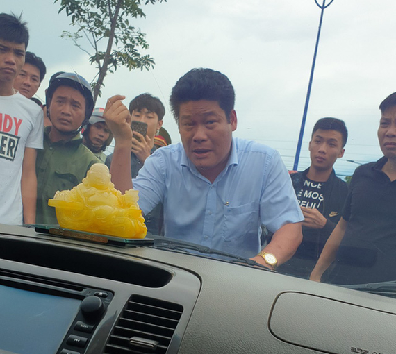 Truy tố giám đốc doanh nghiệp gọi điện giang hồ vây chặn xe chở công an ở tỉnh Đồng Nai - Ảnh 1.