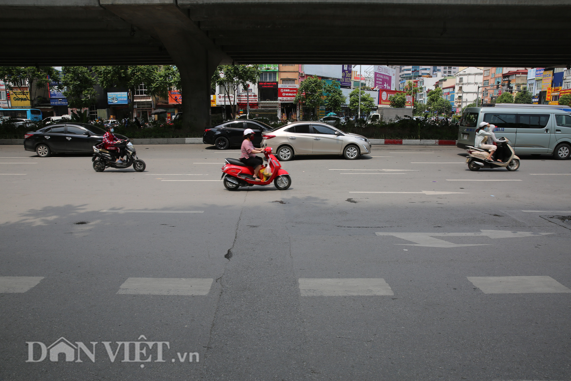 Người dân lúng túng trước “ma trận” vạch kẻ đường tại Hà Nội - Ảnh 6.