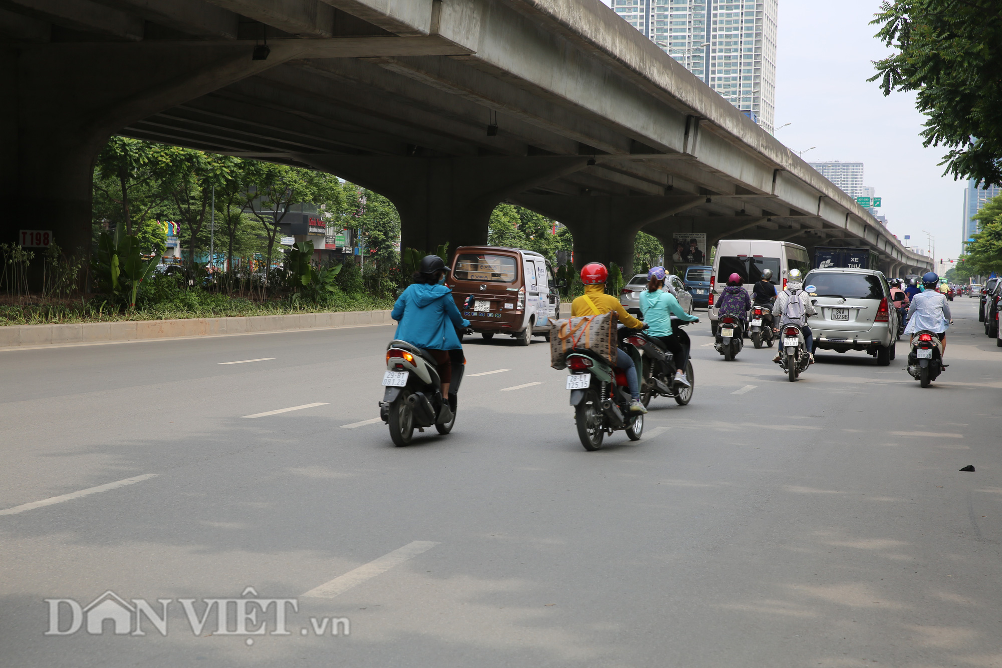 Người dân lúng túng trước “ma trận” vạch kẻ đường tại Hà Nội - Ảnh 8.