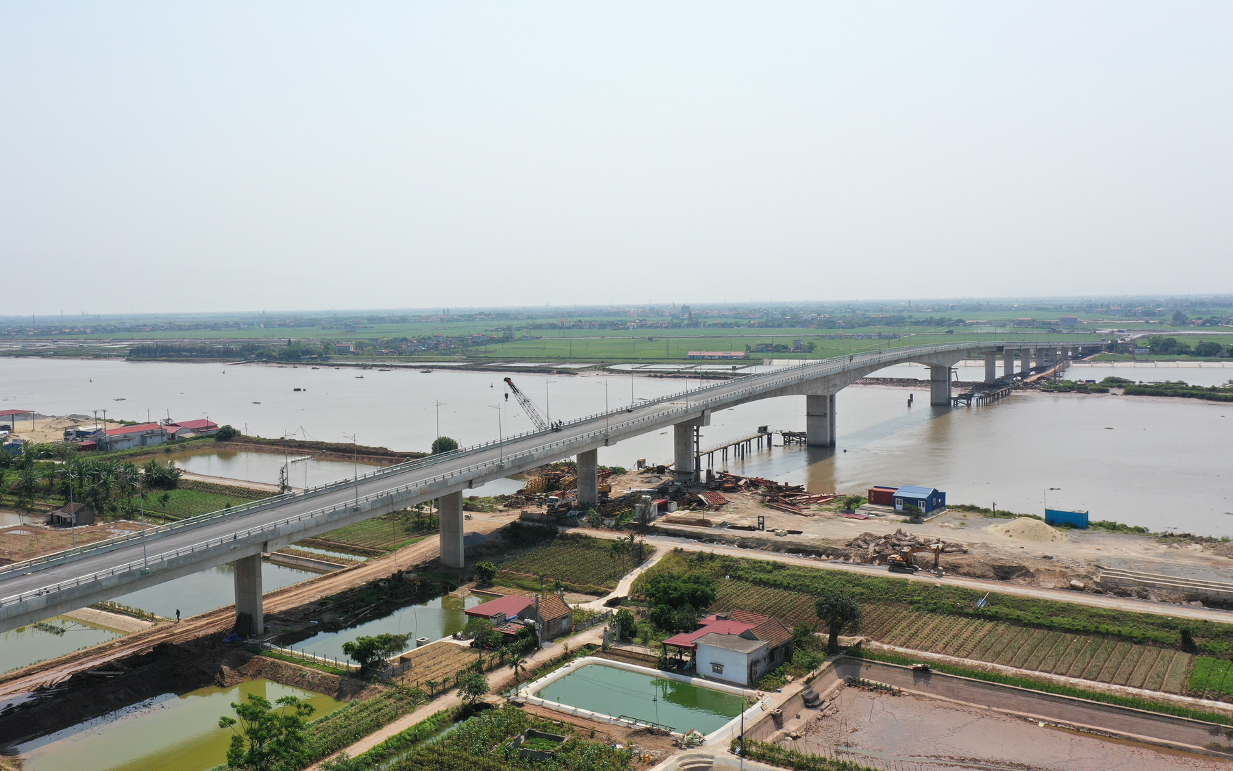 Cận cảnh cầu Thịnh Long nối đôi bờ sông Ninh Cơ trước ngày thông xe
