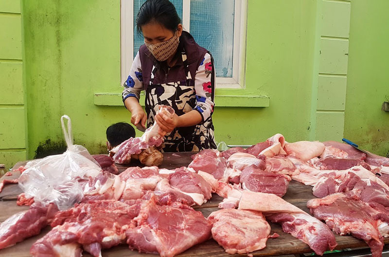 &quot;Lợn hơi xuất chuồng khoảng 50.000 đồng/kg, khi bán cho người dân lên đến 90.000 đồng/kg&quot; - Ảnh 1.