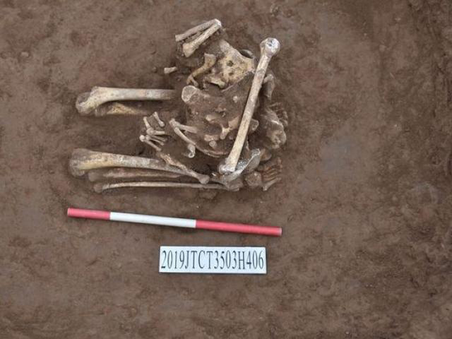 Discovered a set of headless remains in a kneeling position with hands tied for 3,000 years in China