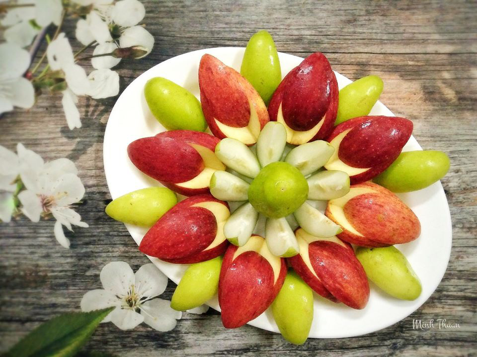 Hãy chiêm ngưỡng bức tranh hoa quả đẹp mắt này. Những quả trái sáng màu, tươi ngon và bắt mắt sẽ khiến bạn muốn đến ngay siêu thị để mua về thưởng thức.