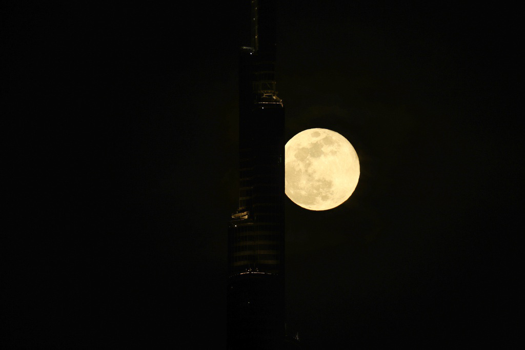 Hình ảnh &quot;trăng hoa&quot; đẹp như mơ trên khắp thế giới - Ảnh 10.