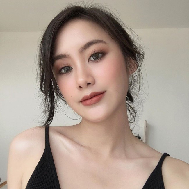 Vẻ đẹp không thể rời mắt của &quot;đệ nhất hotgirl Lào&quot; - Ảnh 5.